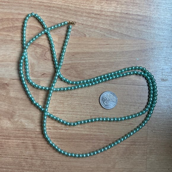 Green Necklace + Vintage Earrings Set - Picture 8 of 11